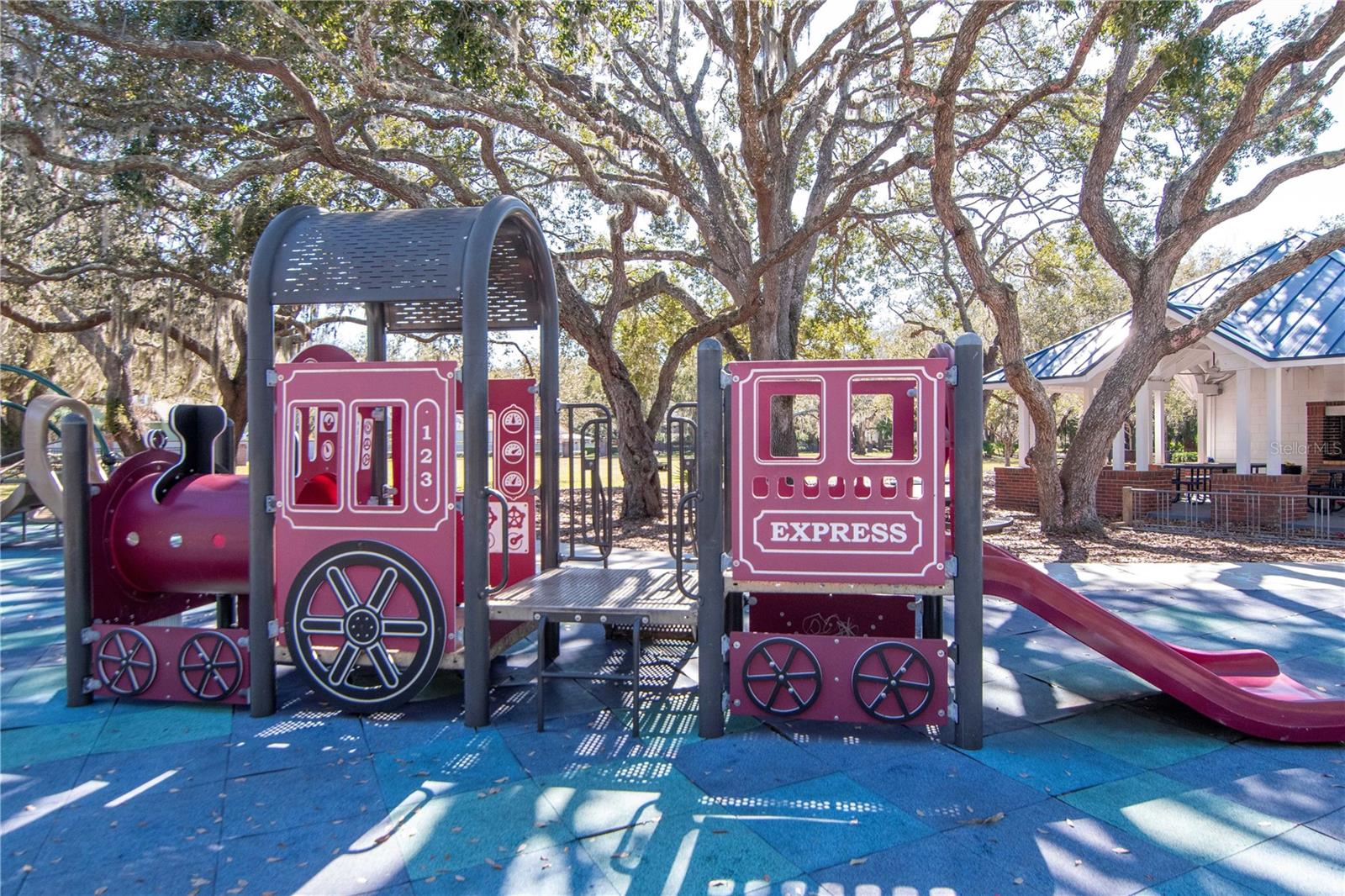 Listing photo id 20 for 5100 Burchette Road 801