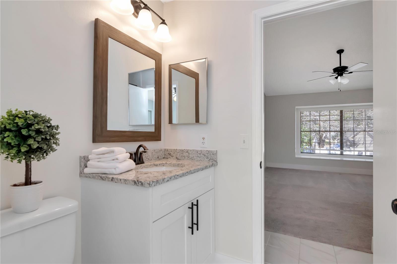 Listing photo id 4 for 5100 Burchette Road 801