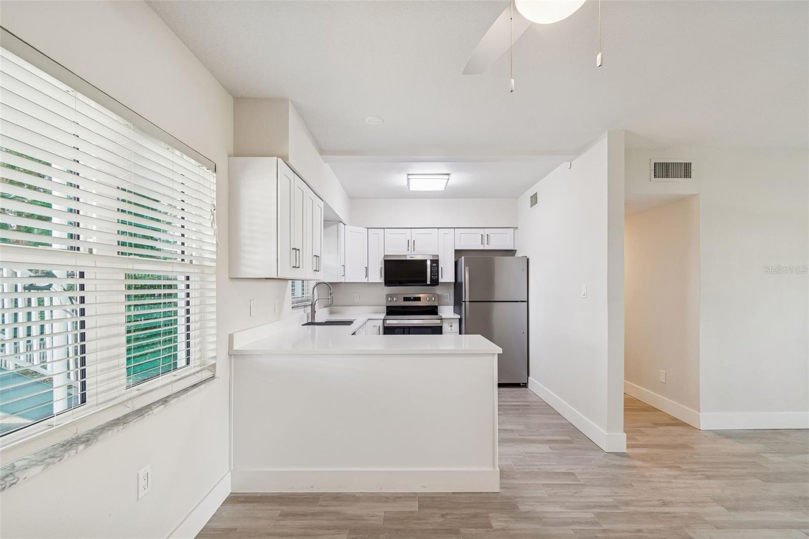 Image 11 of 44 For 300 Venetian Drive 2