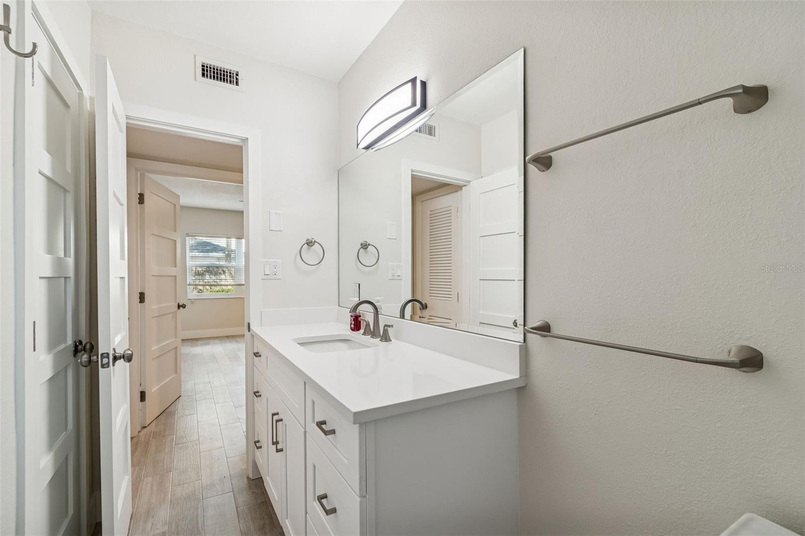 Image 17 of 44 For 300 Venetian Drive 2