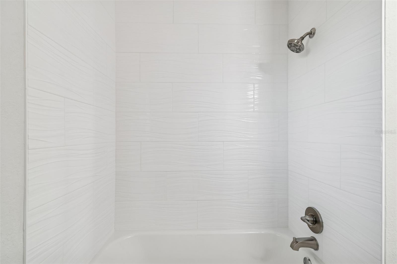 Image 18 of 44 For 300 Venetian Drive 2