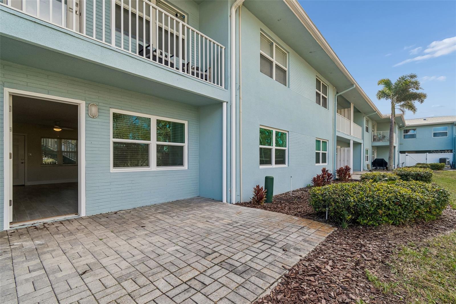 Image 26 of 44 For 300 Venetian Drive 2