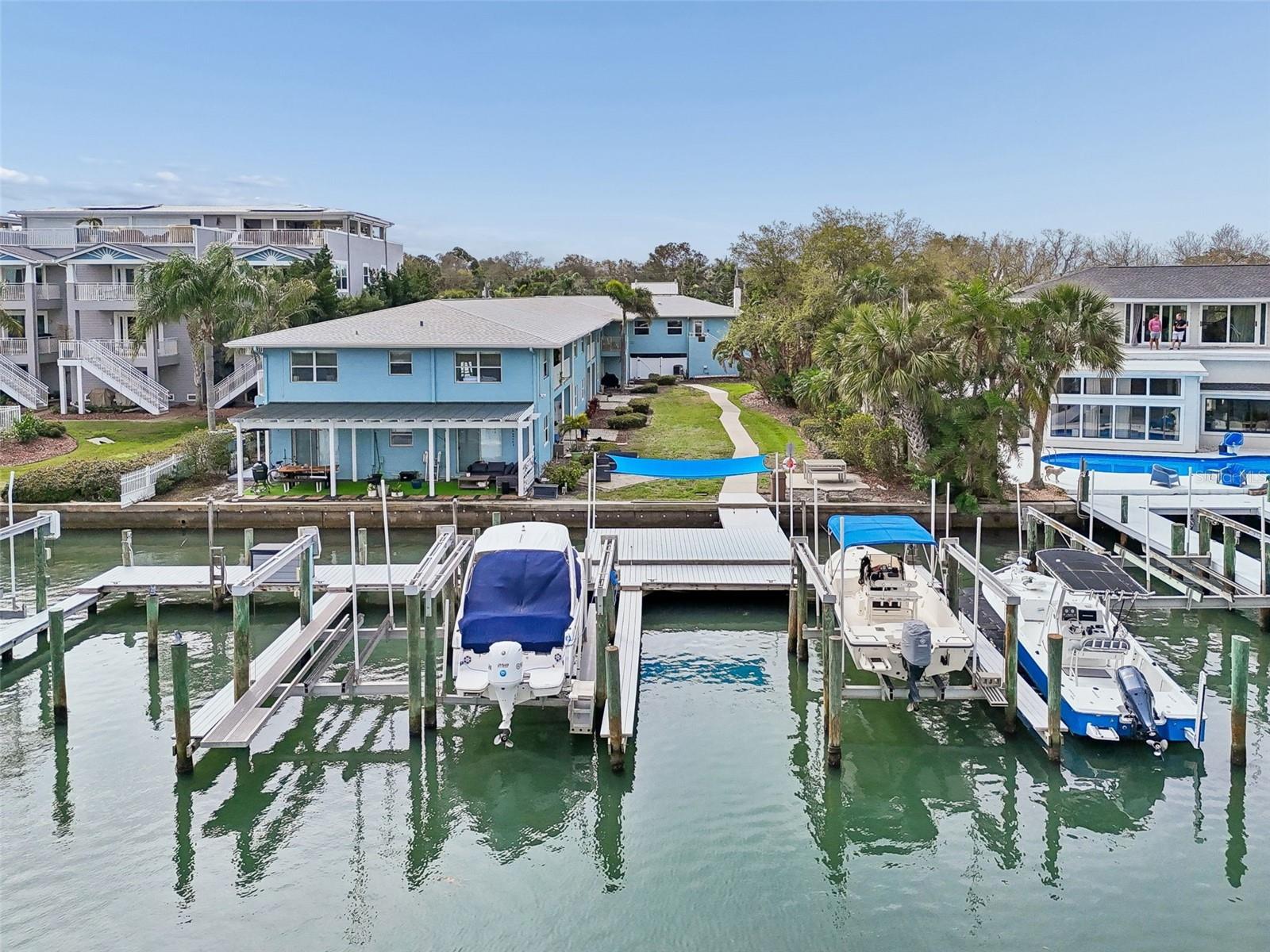 Image 32 of 44 For 300 Venetian Drive 2