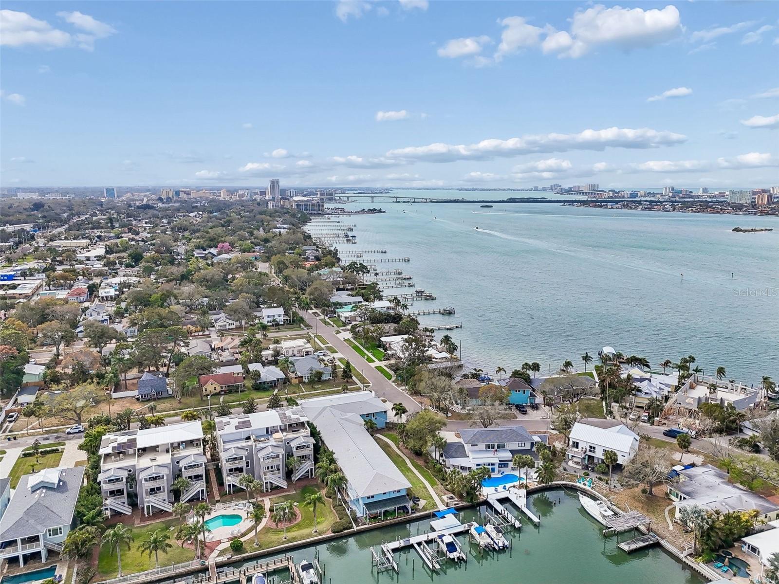 Image 39 of 44 For 300 Venetian Drive 2