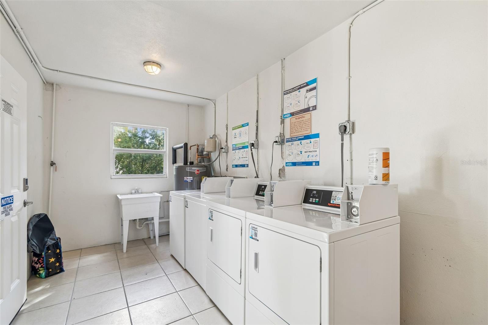 Image 5 of 44 For 300 Venetian Drive 2