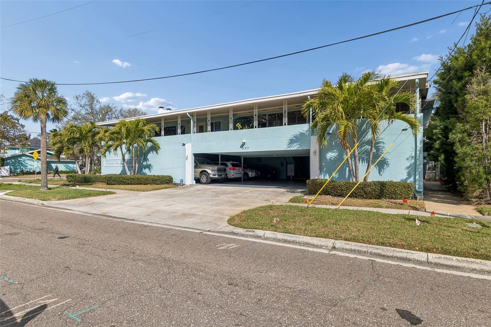 Image 6 of 44 For 300 Venetian Drive 2