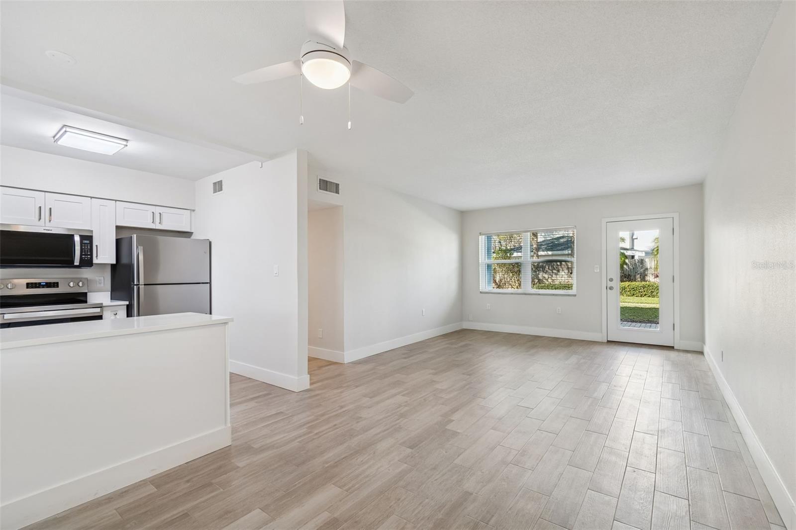 Image 9 of 44 For 300 Venetian Drive 2