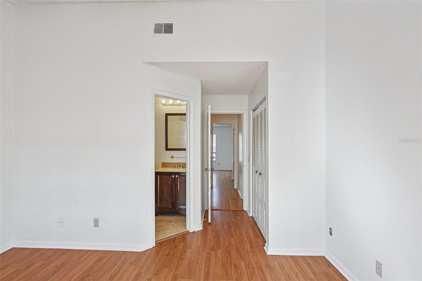 Image 17 of 27 For 11341 Grandville Drive 0