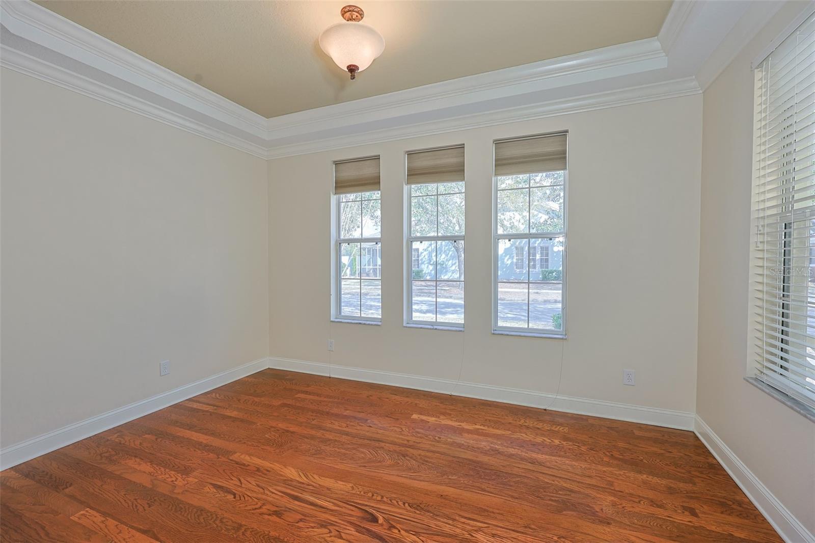 Image 11 of 63 For 212 Breakers Lane