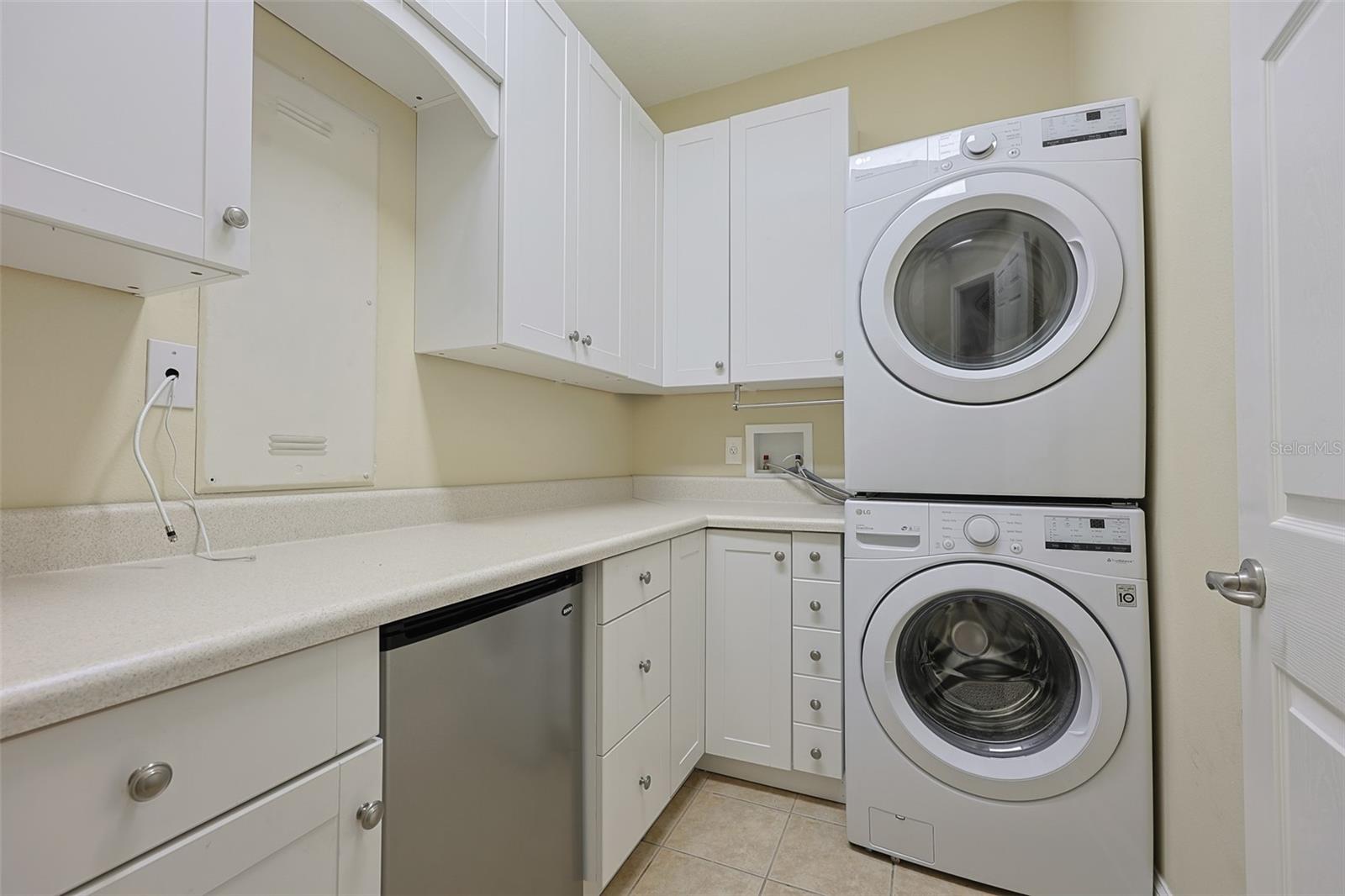 Image 31 of 63 For 212 Breakers Lane