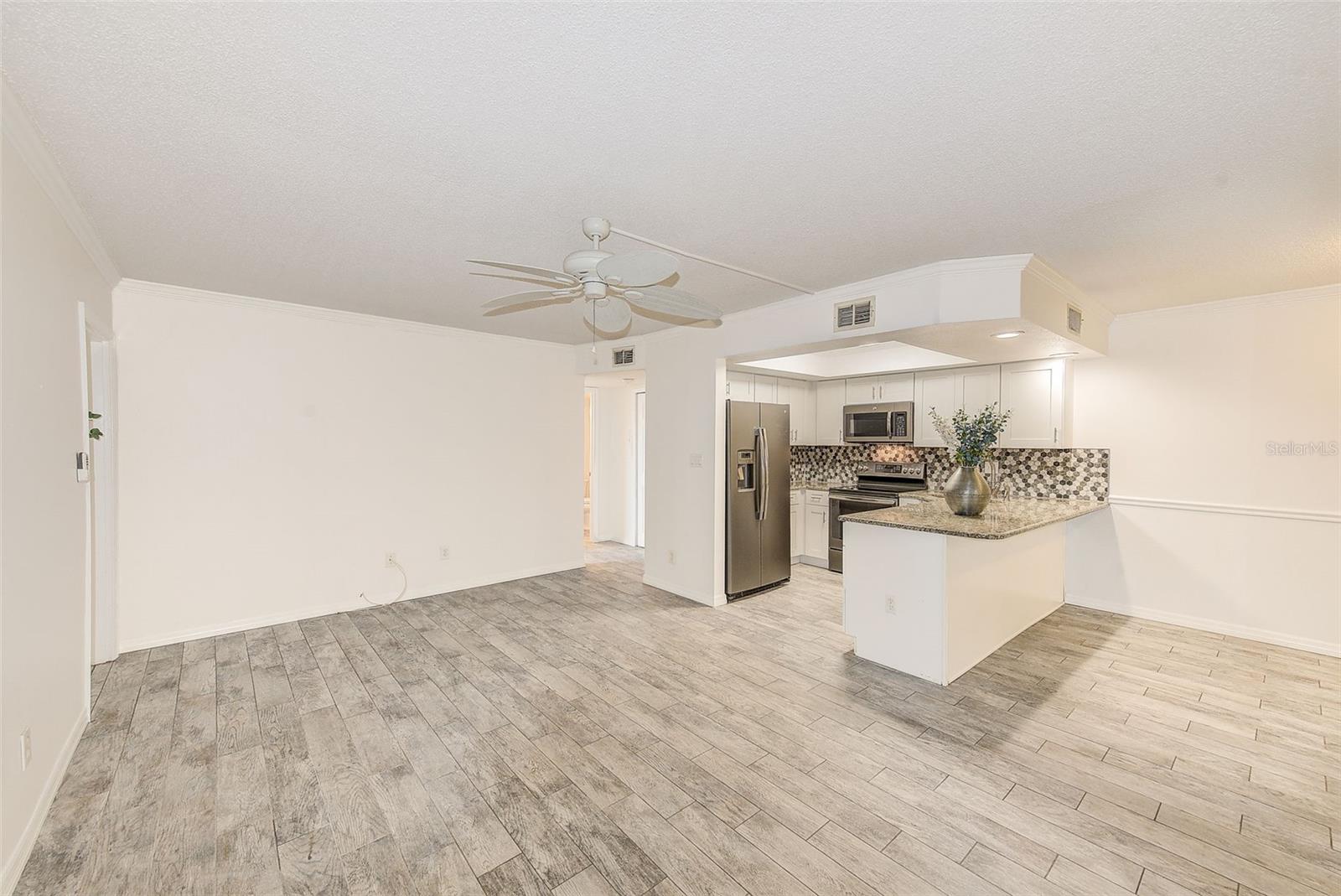 Image 6 of 22 For 1001 Bayshore Boulevard 108