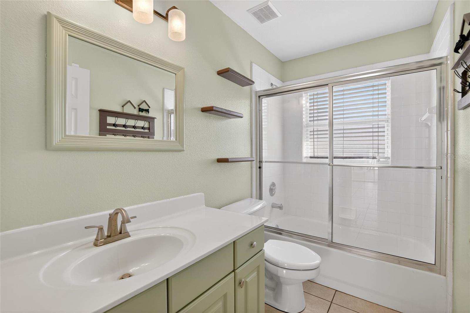 Image 17 of 99 For 3303 Cummings Place