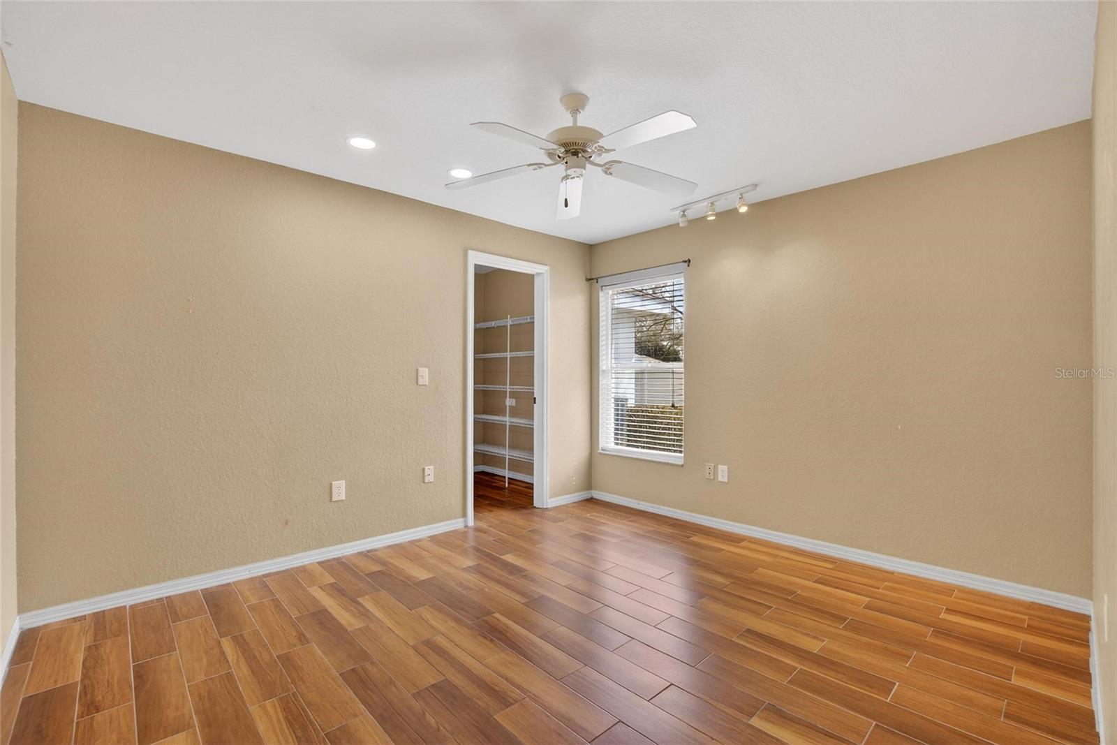 Image 23 of 99 For 3303 Cummings Place