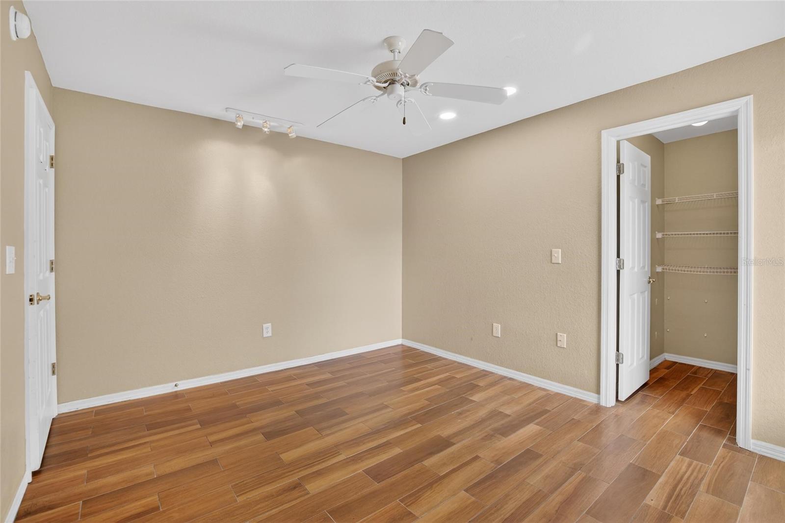 Image 24 of 99 For 3303 Cummings Place