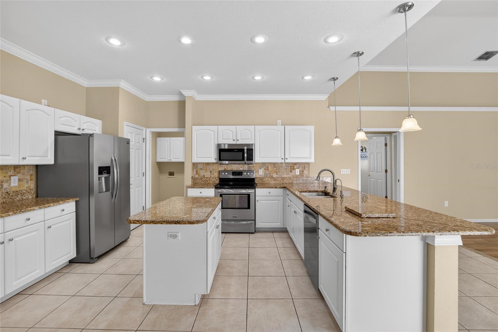 Image 67 of 99 For 3303 Cummings Place