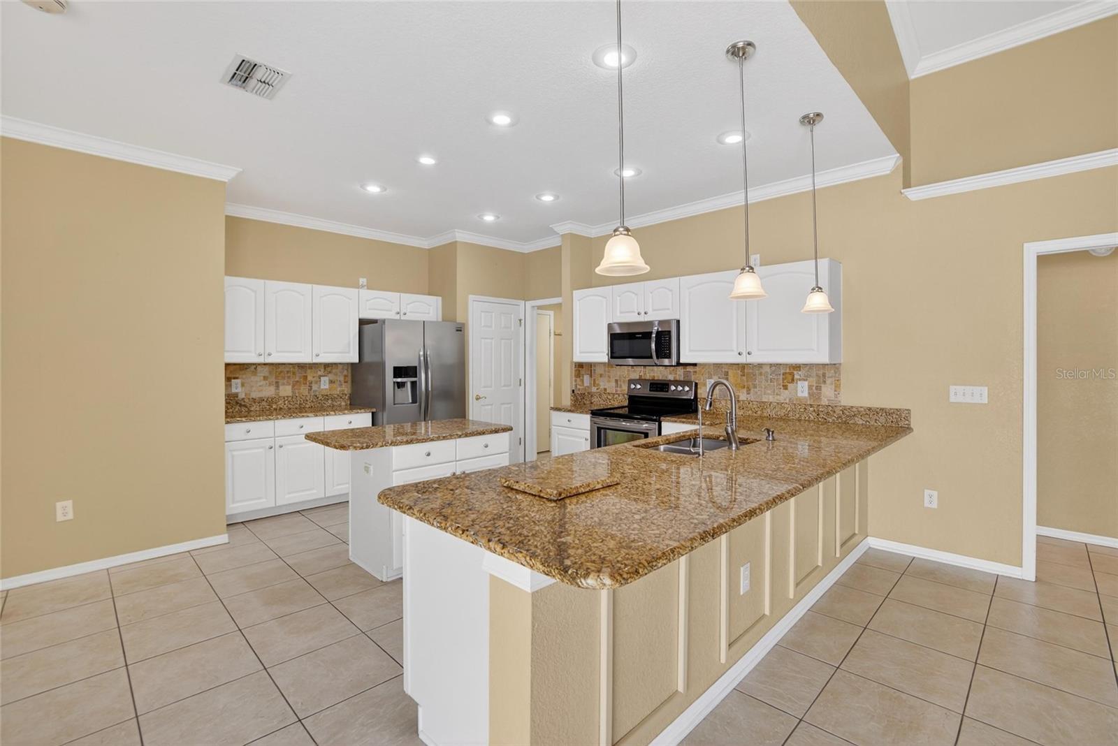 Image 68 of 99 For 3303 Cummings Place