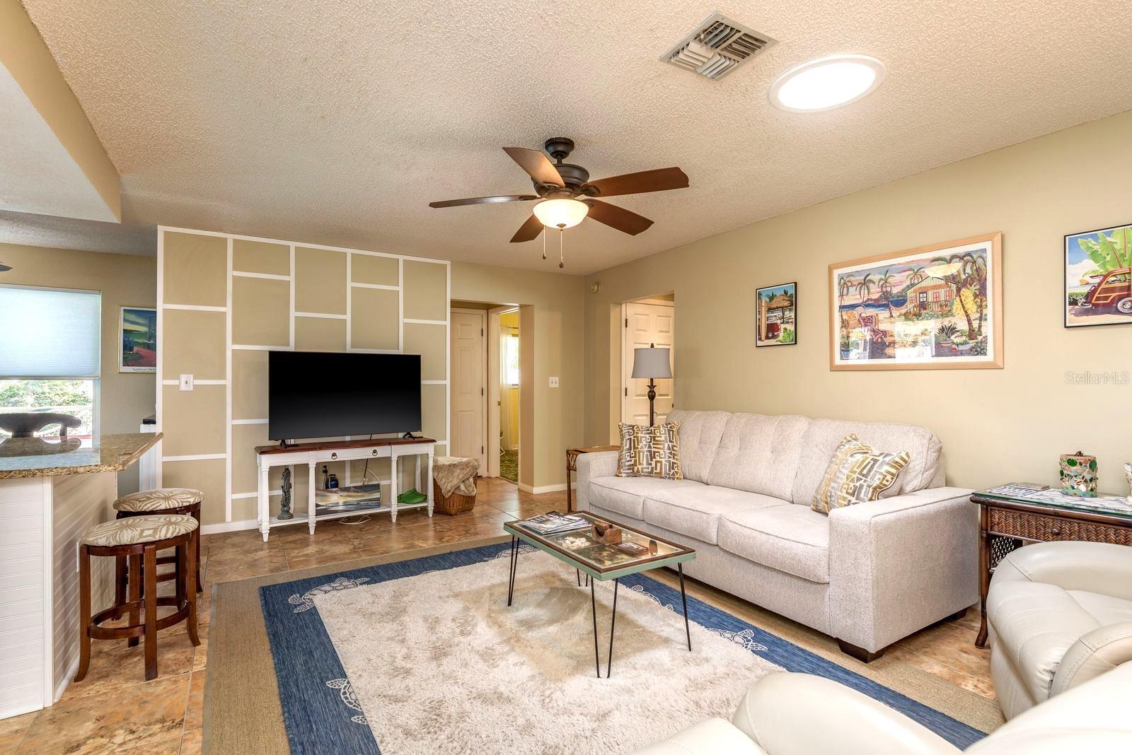 Image 13 of 50 For 2011 Del Betmar Road