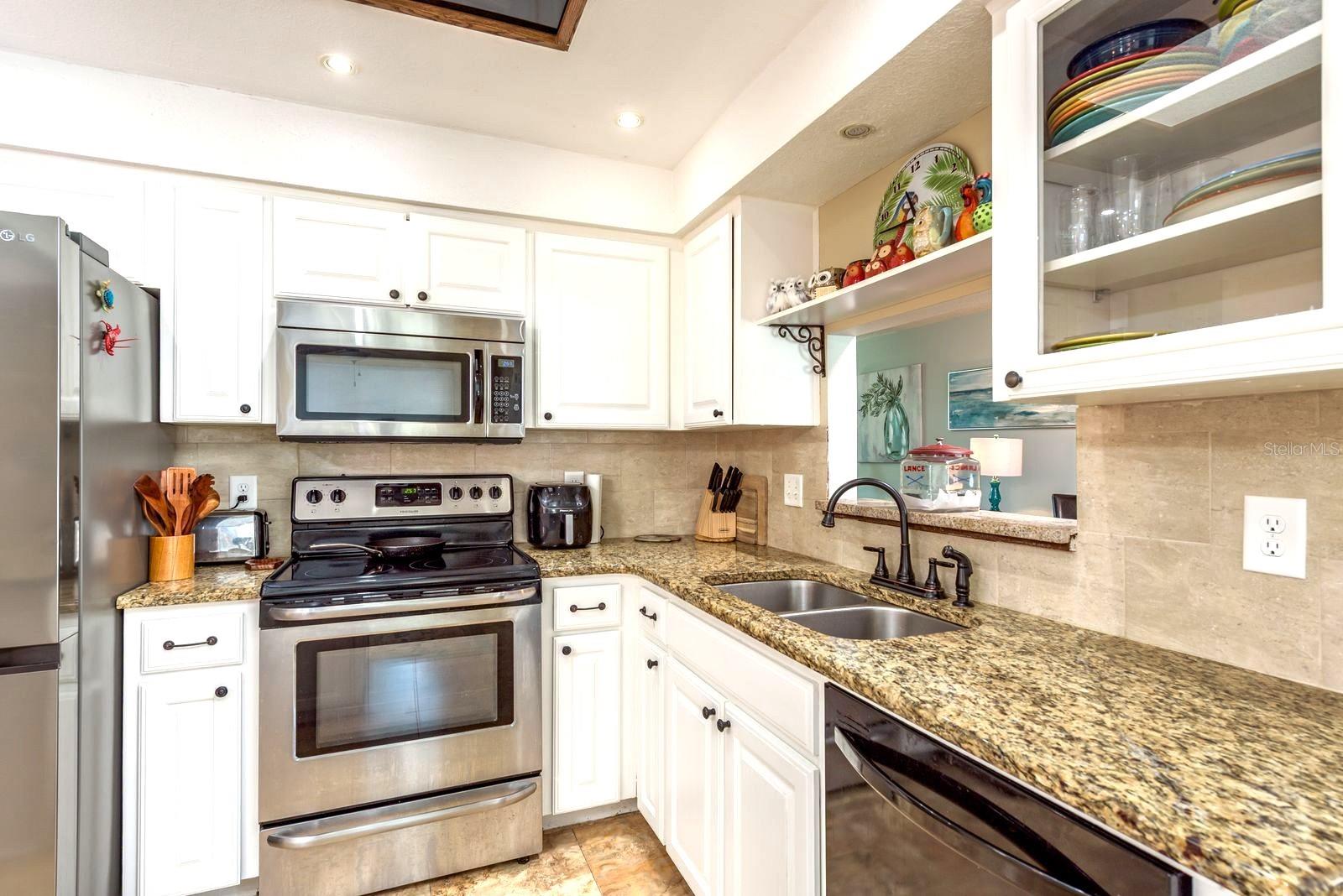 Image 20 of 50 For 2011 Del Betmar Road