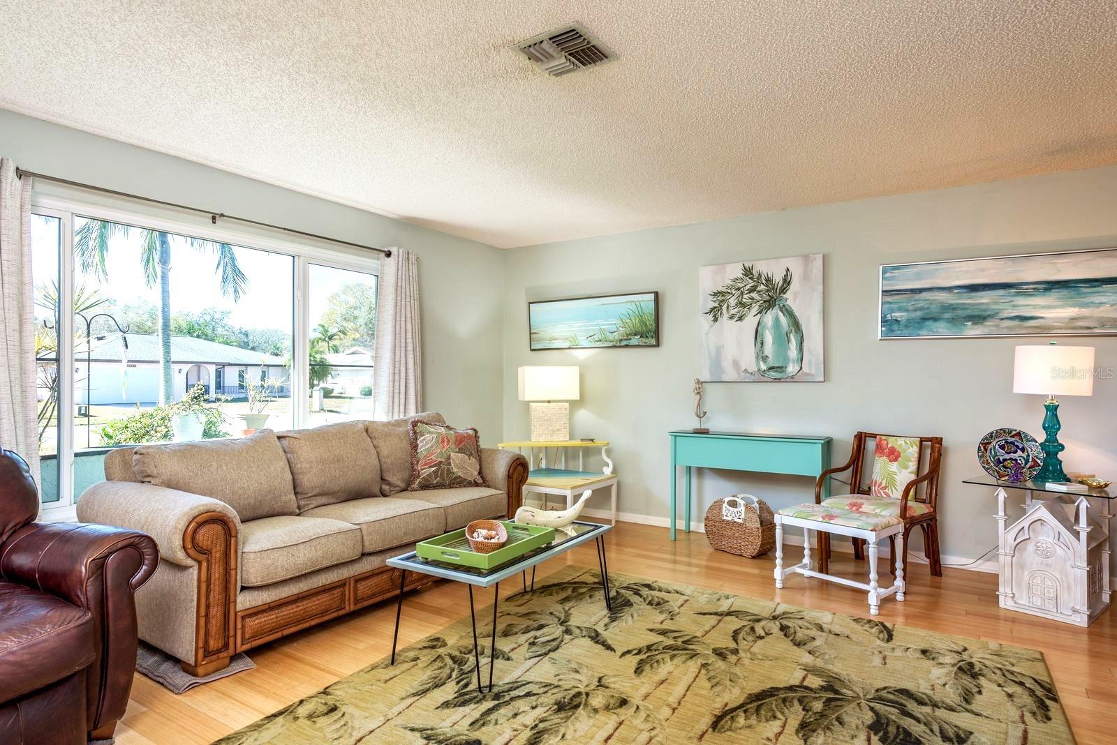 Image 8 of 50 For 2011 Del Betmar Road