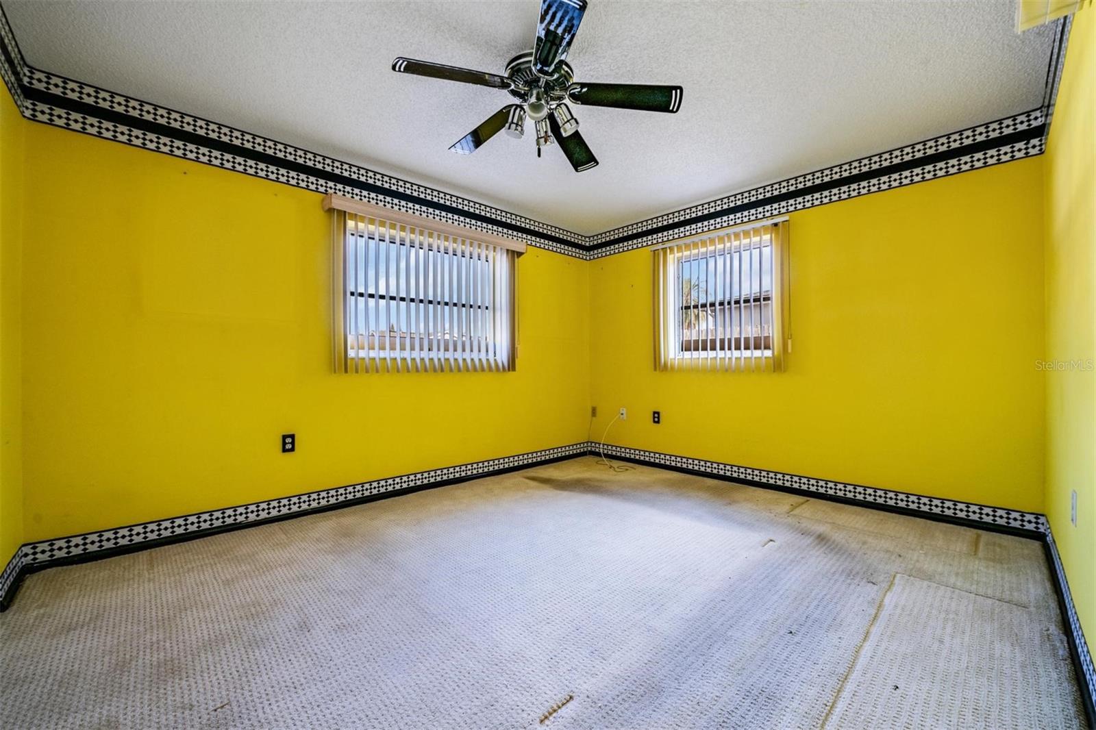 Listing photo id 18 for 8434 Luray Drive