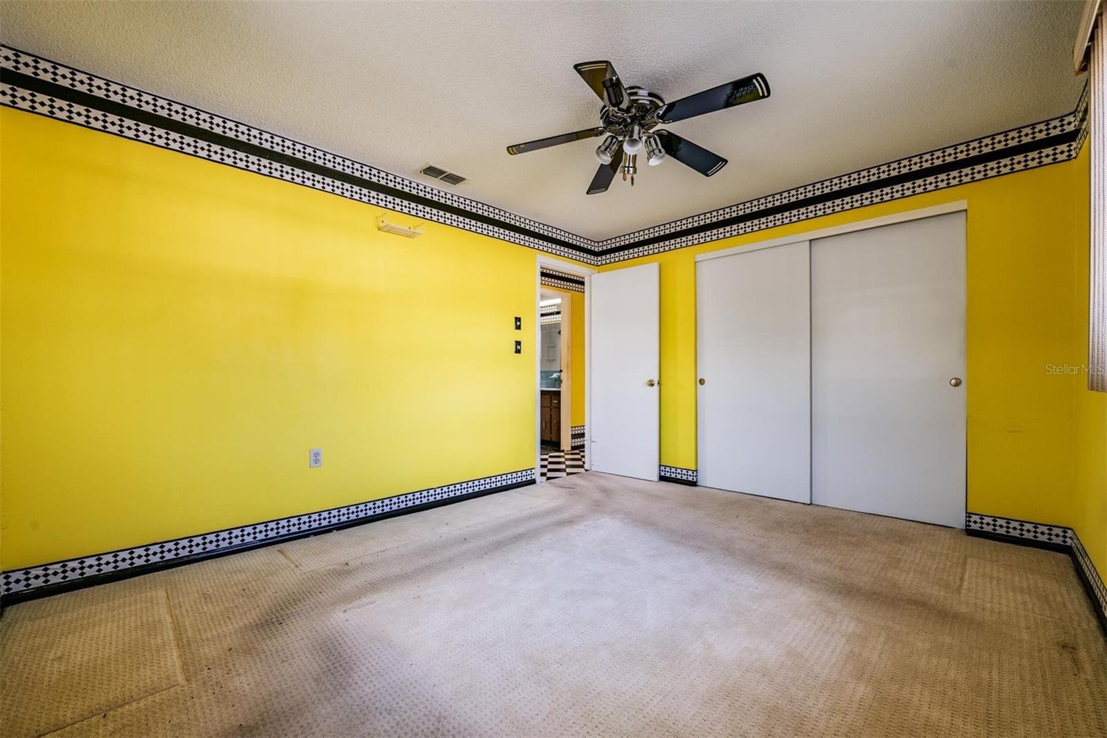 Listing photo id 19 for 8434 Luray Drive