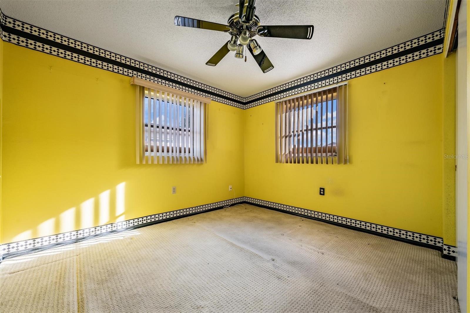 Listing photo id 21 for 8434 Luray Drive