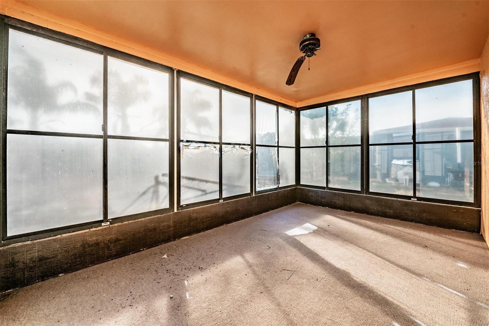 Listing photo id 28 for 8434 Luray Drive