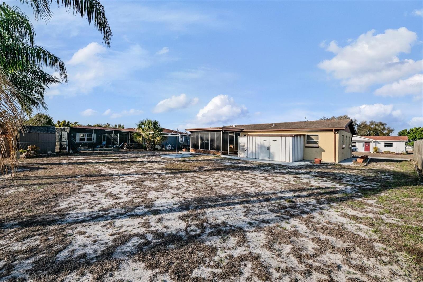 Listing photo id 32 for 8434 Luray Drive