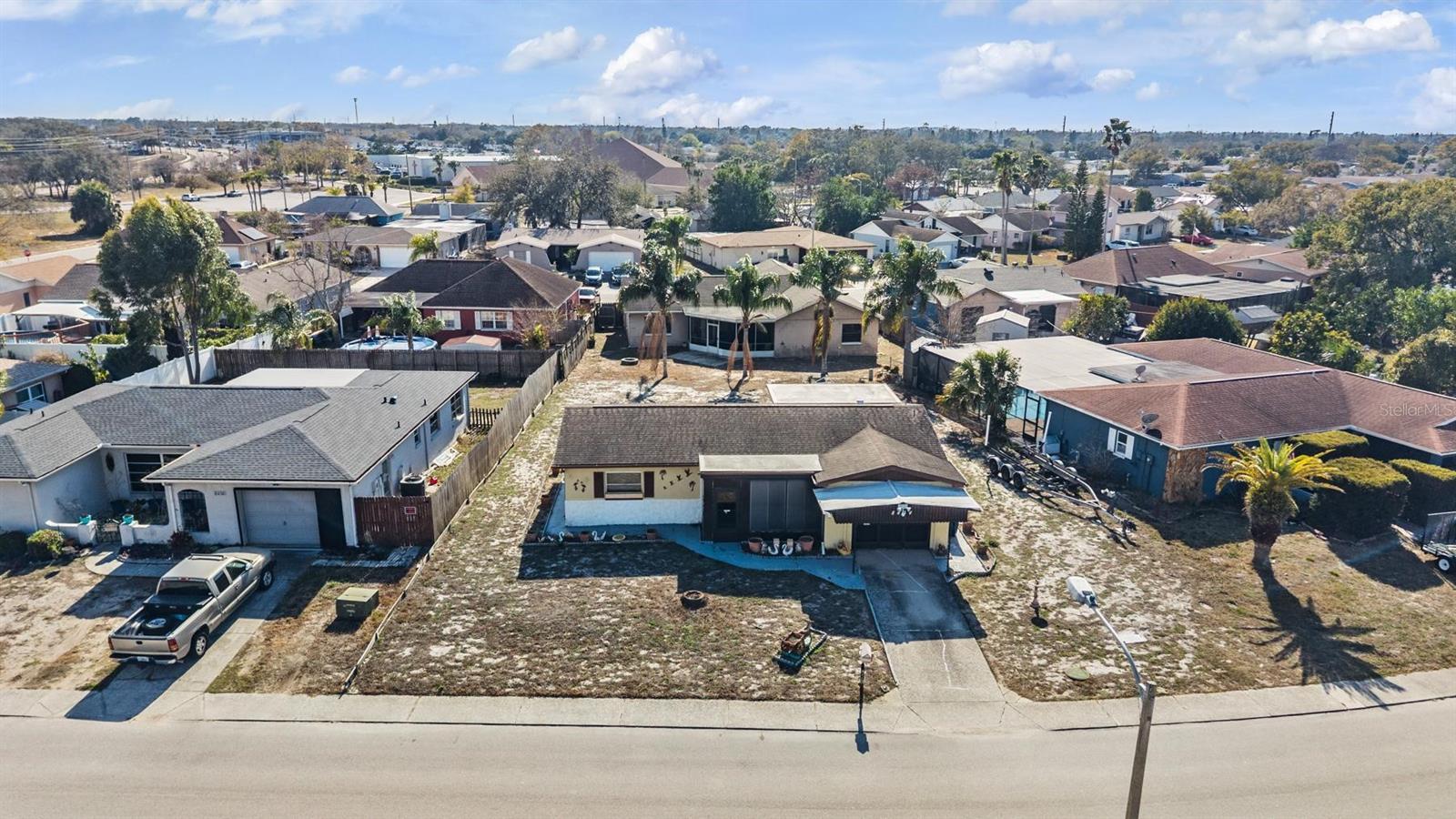 Listing photo id 36 for 8434 Luray Drive