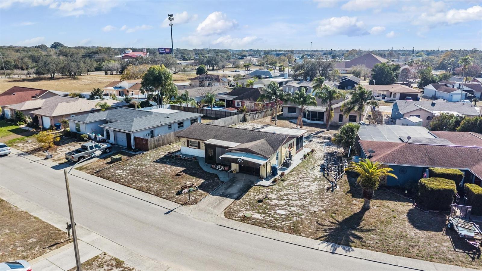 Listing photo id 37 for 8434 Luray Drive