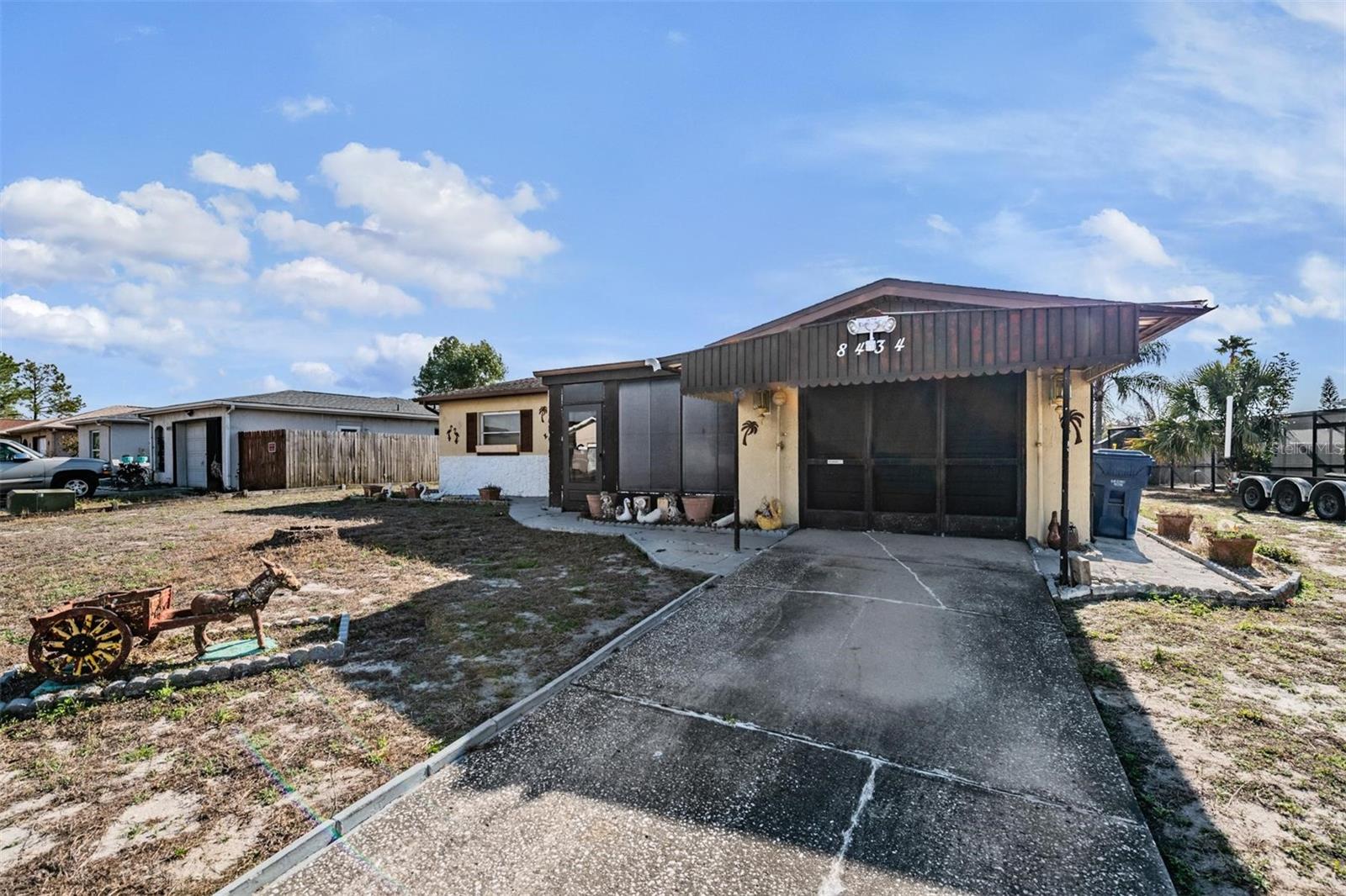 Listing photo id 41 for 8434 Luray Drive