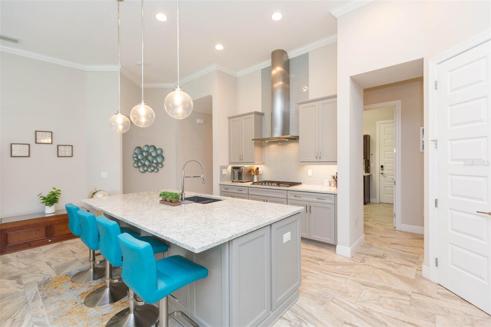 Listing photo id 17 for 6534 Mayport Drive