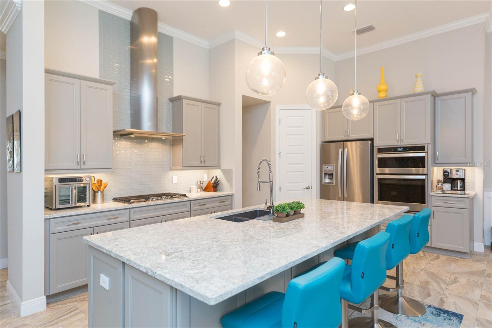 Listing photo id 19 for 6534 Mayport Drive