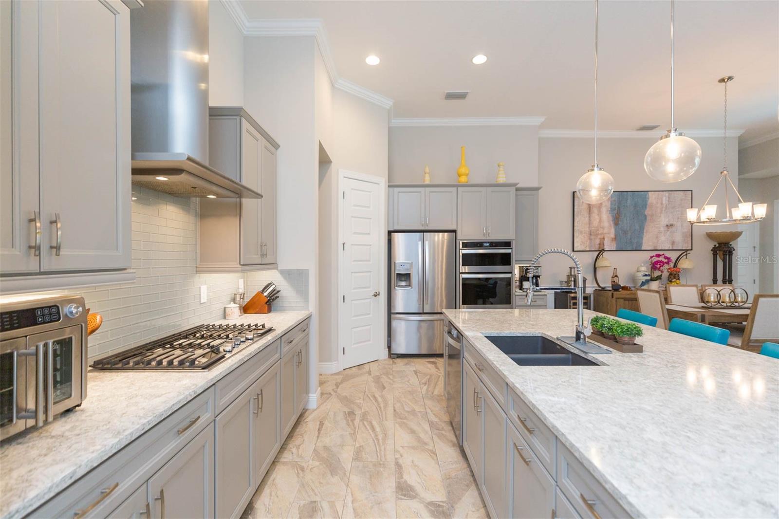 Listing photo id 20 for 6534 Mayport Drive