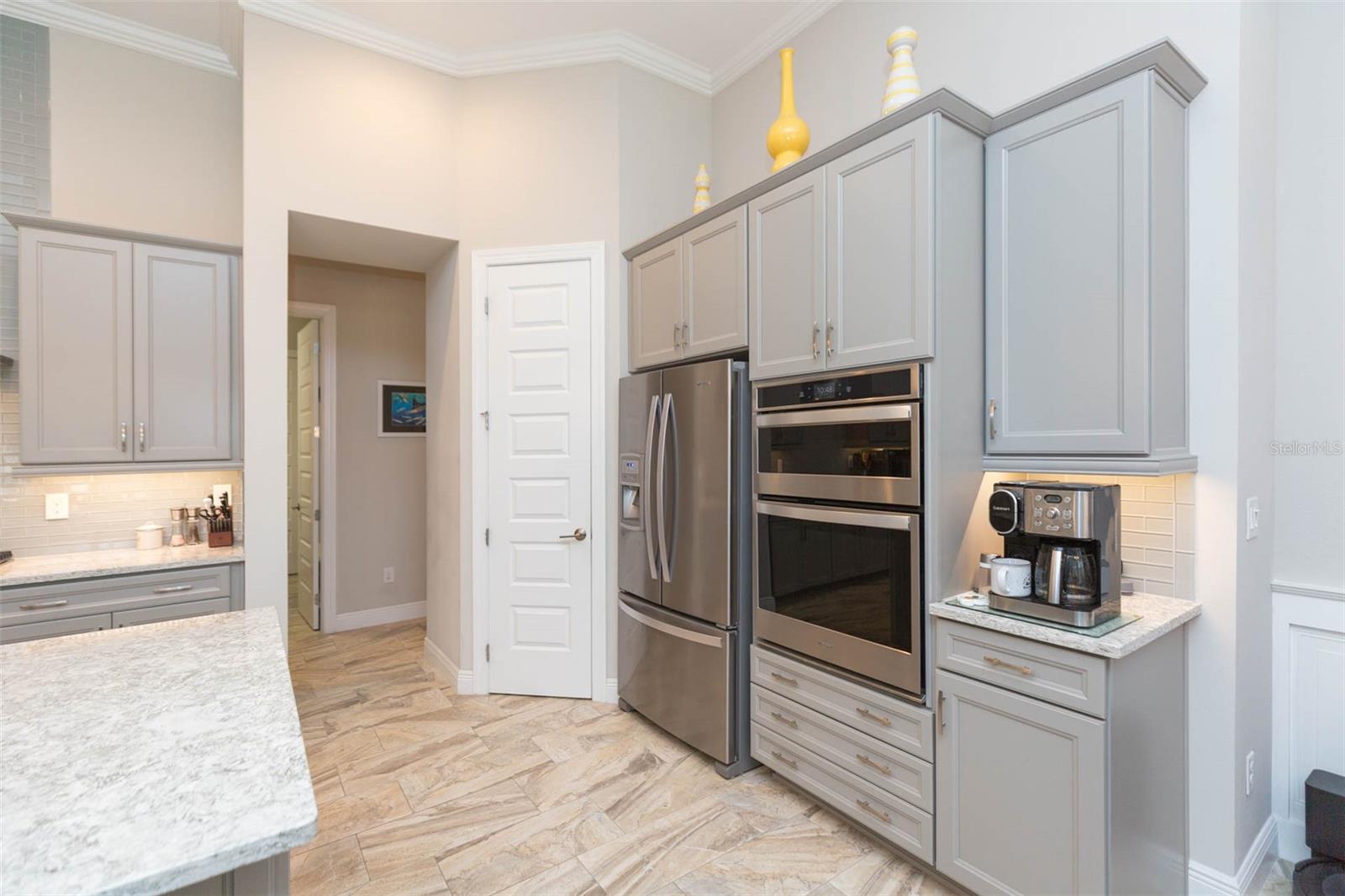 Listing photo id 21 for 6534 Mayport Drive