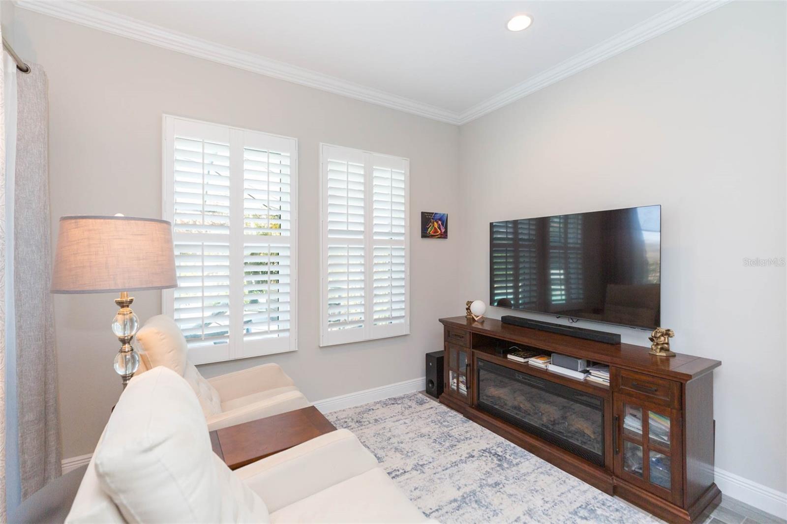 Listing photo id 31 for 6534 Mayport Drive