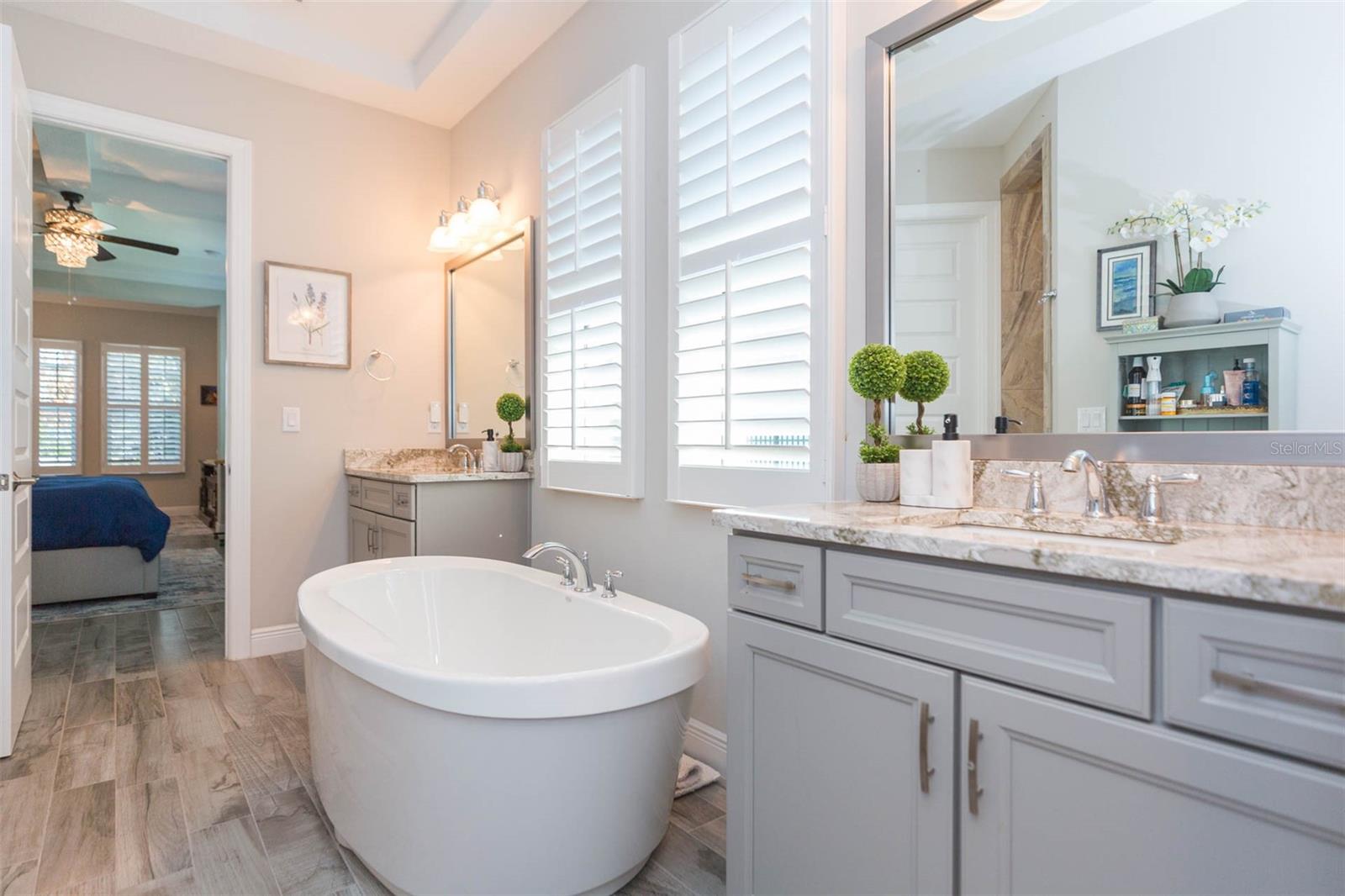 Listing photo id 36 for 6534 Mayport Drive