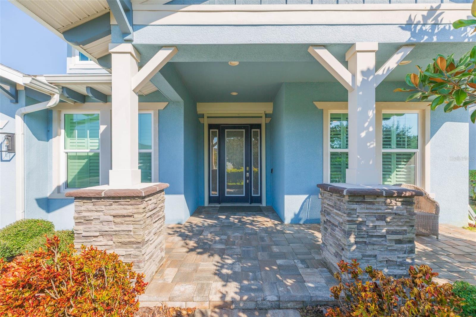 Listing photo id 2 for 6534 Mayport Drive