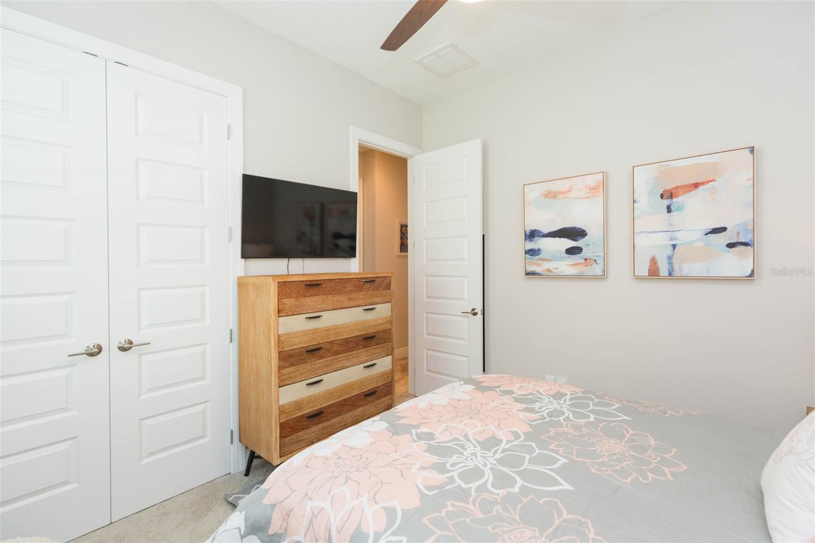 Listing photo id 41 for 6534 Mayport Drive