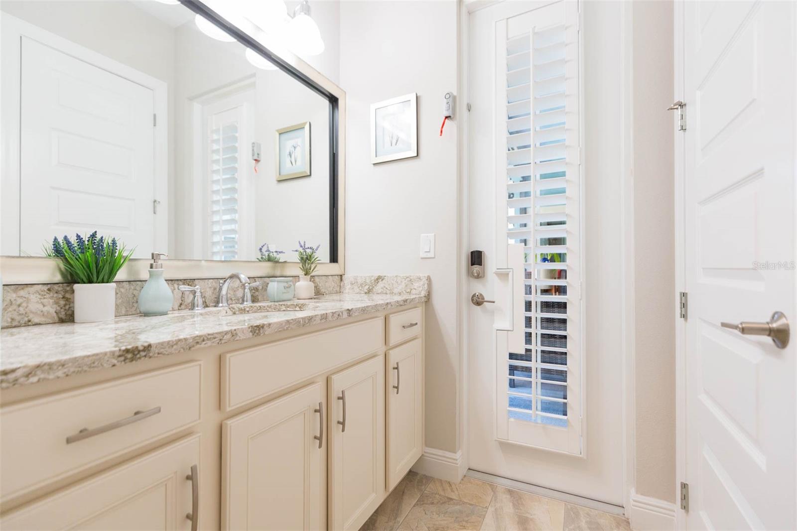 Listing photo id 46 for 6534 Mayport Drive