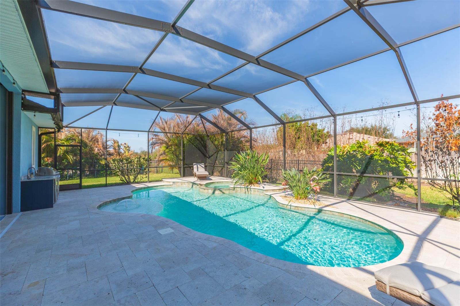 Listing photo id 4 for 6534 Mayport Drive