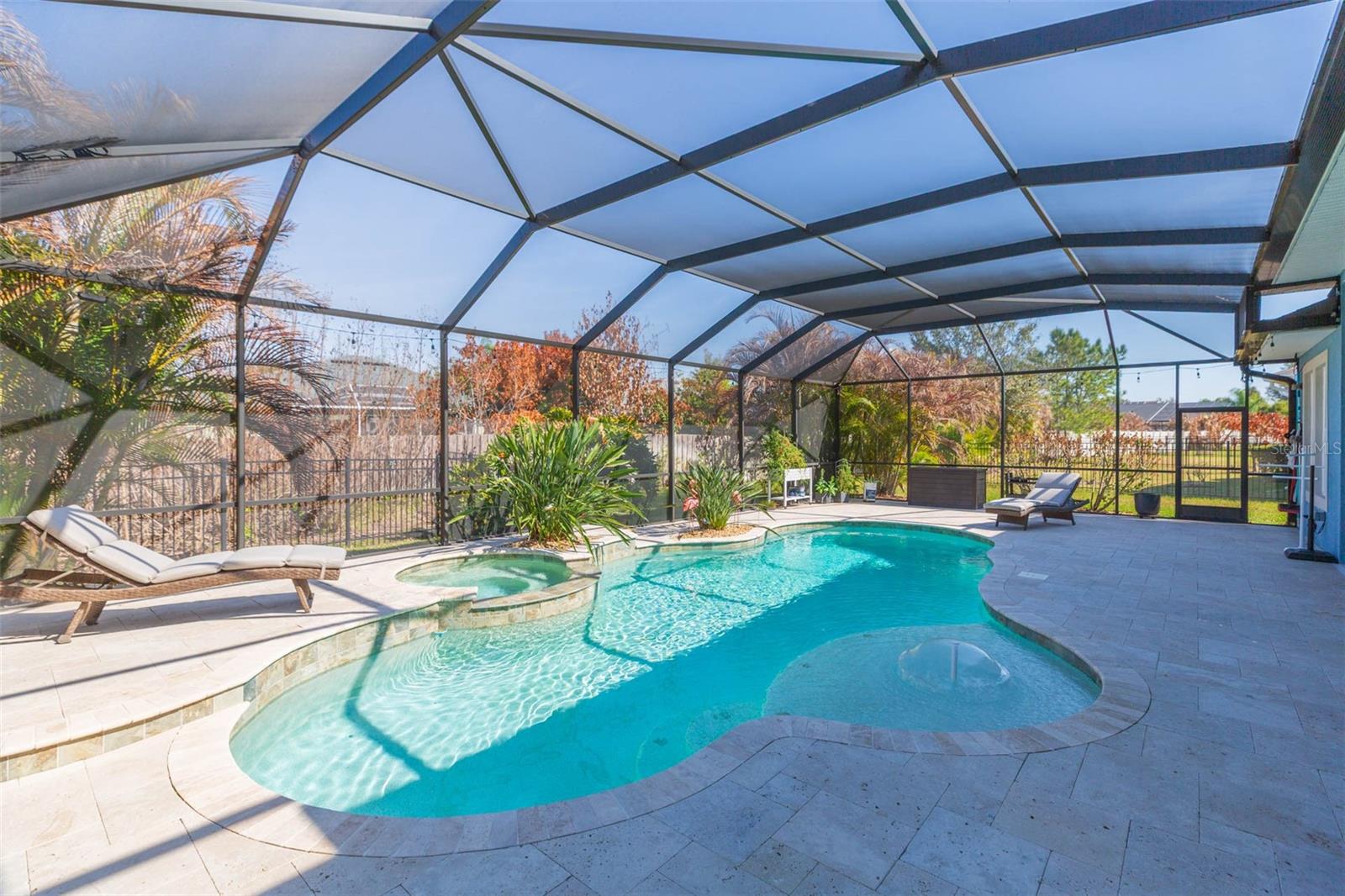 Listing photo id 5 for 6534 Mayport Drive