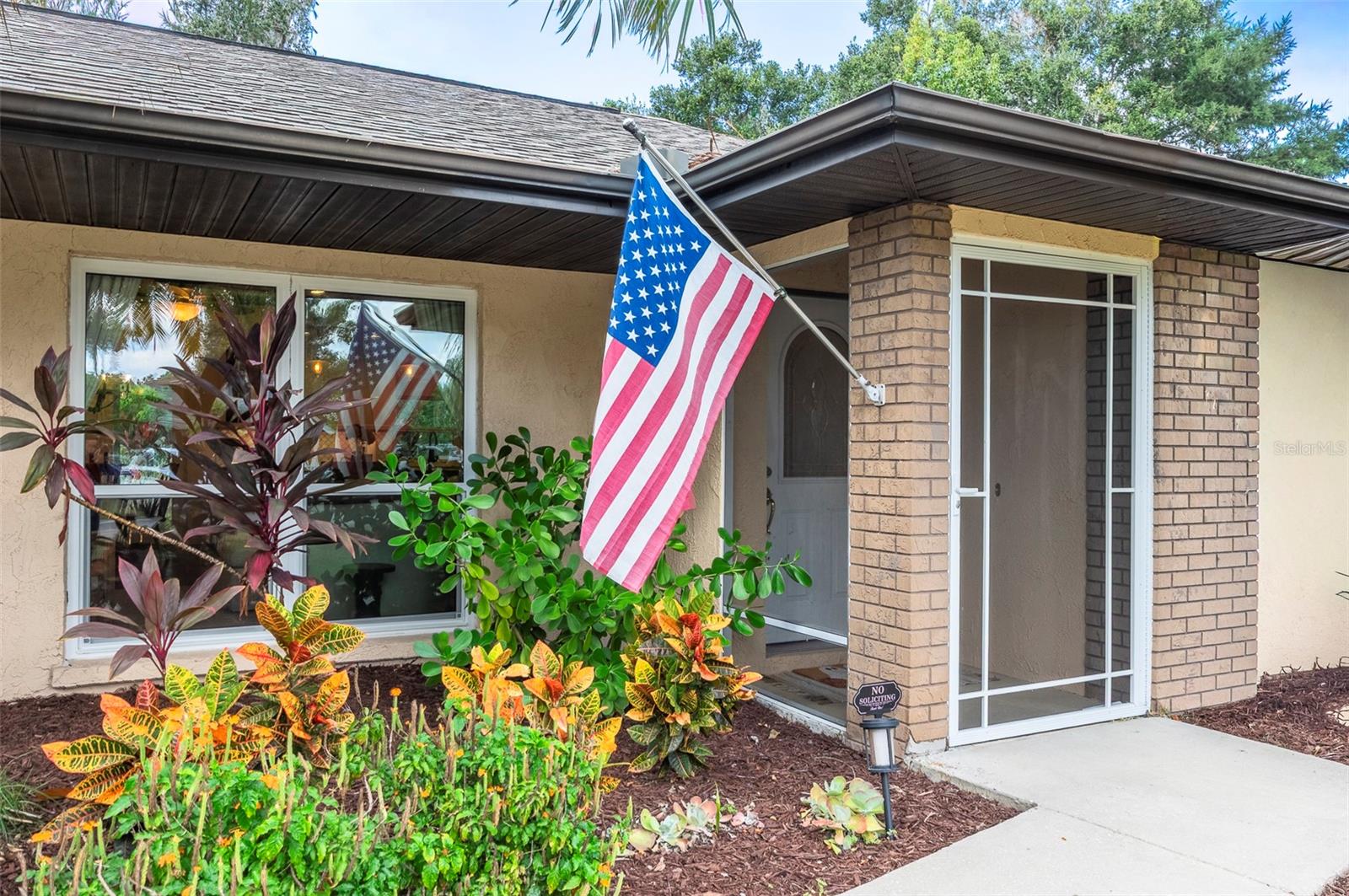 Image 3 of 42 For 5605 78th Avenue E