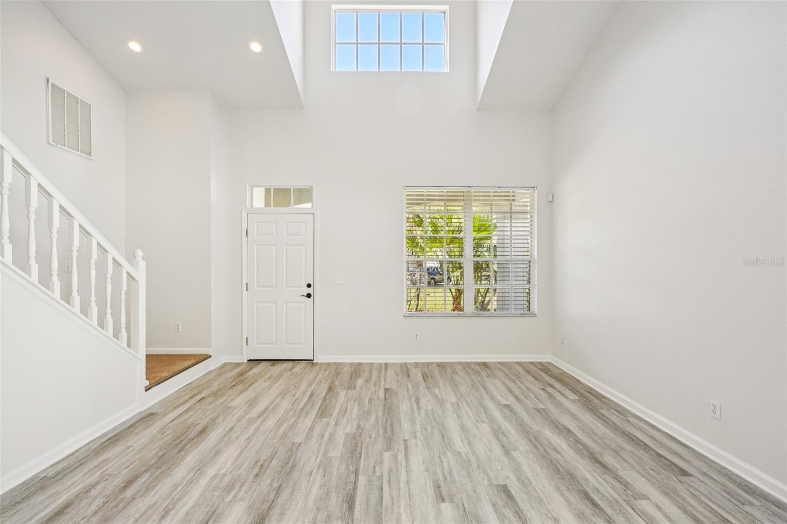 Image 10 of 84 For 5620 Essex Court