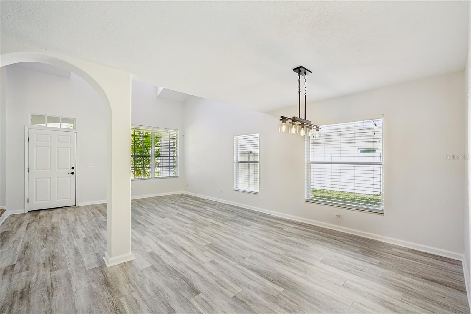 Image 12 of 84 For 5620 Essex Court