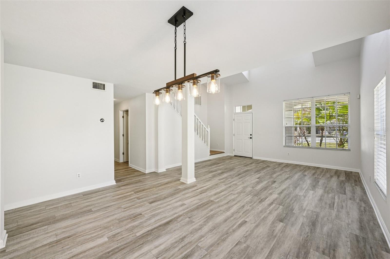 Image 13 of 84 For 5620 Essex Court