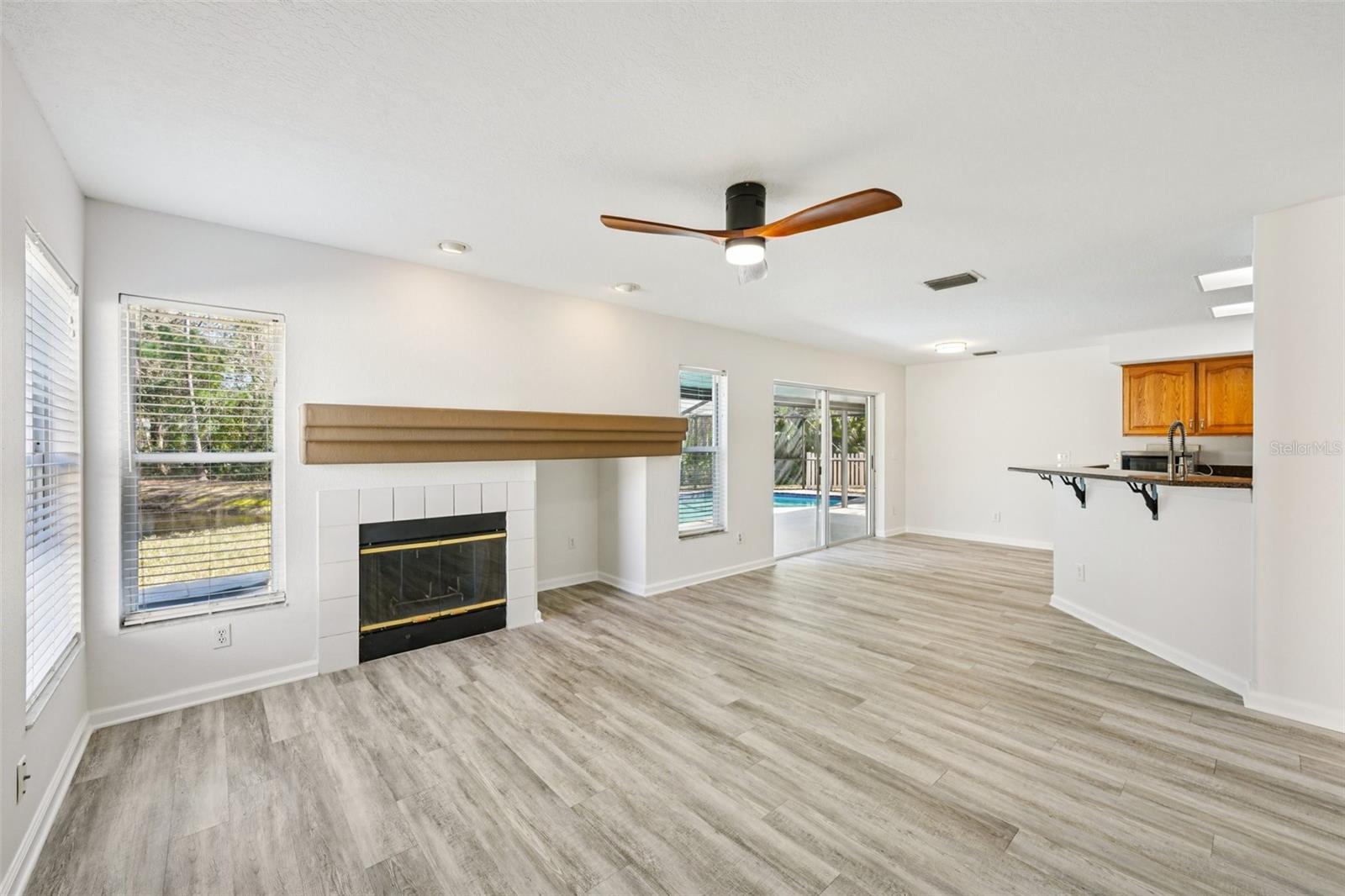 Image 18 of 84 For 5620 Essex Court