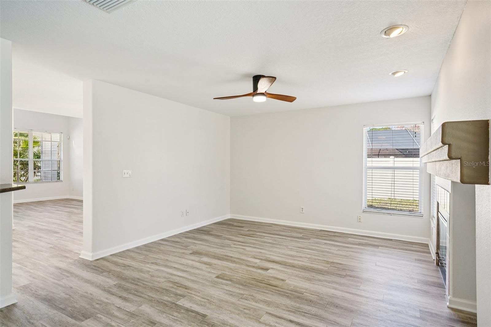 Image 19 of 84 For 5620 Essex Court