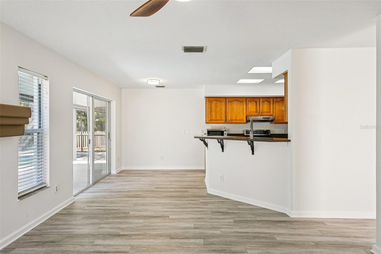 Image 21 of 84 For 5620 Essex Court