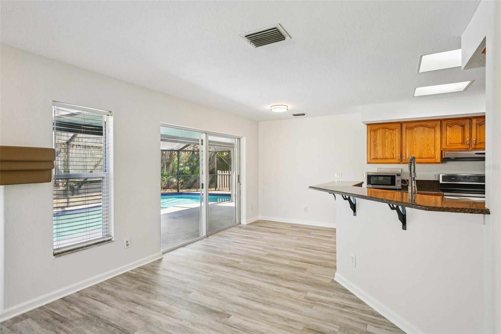 Image 22 of 84 For 5620 Essex Court